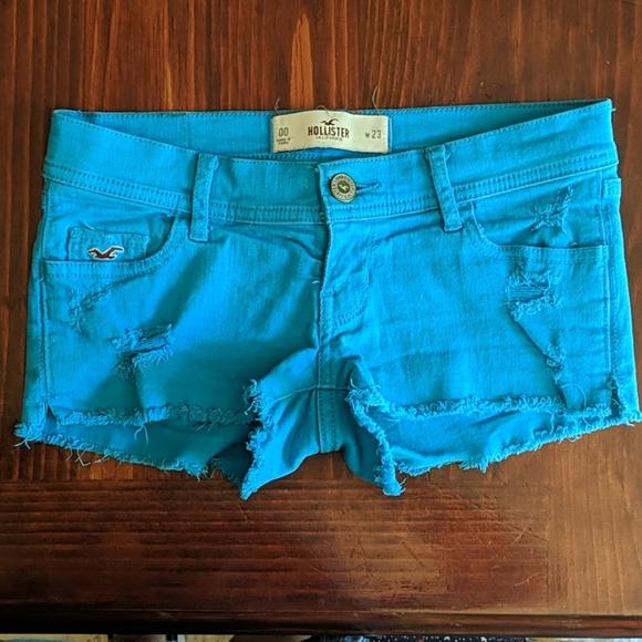 Short shorts - Picture 1 of 3